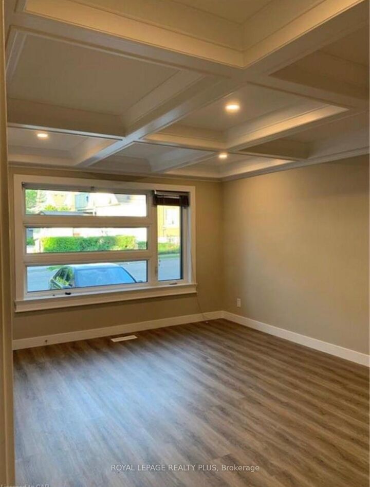 Property Photo:  9 York Street B  ON N2G 1S9 