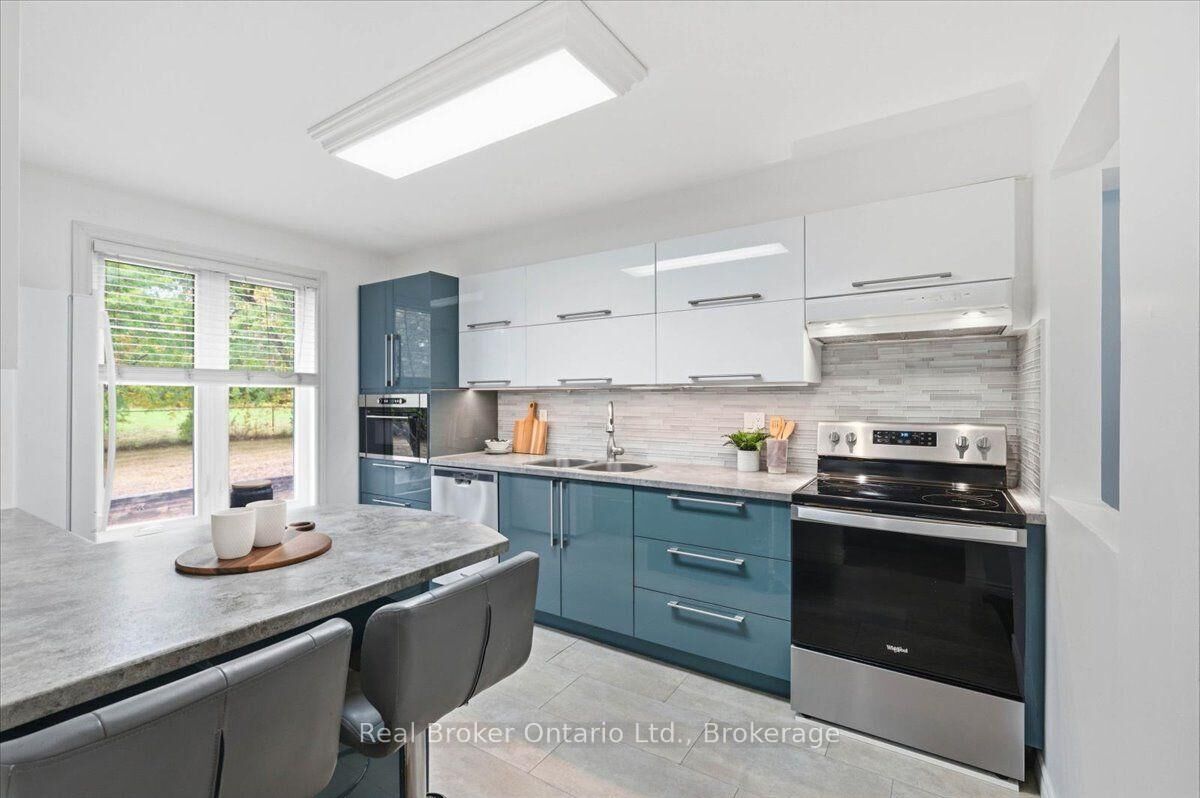 Property Photo: 1569 Westminster Place ON L7P 2B4