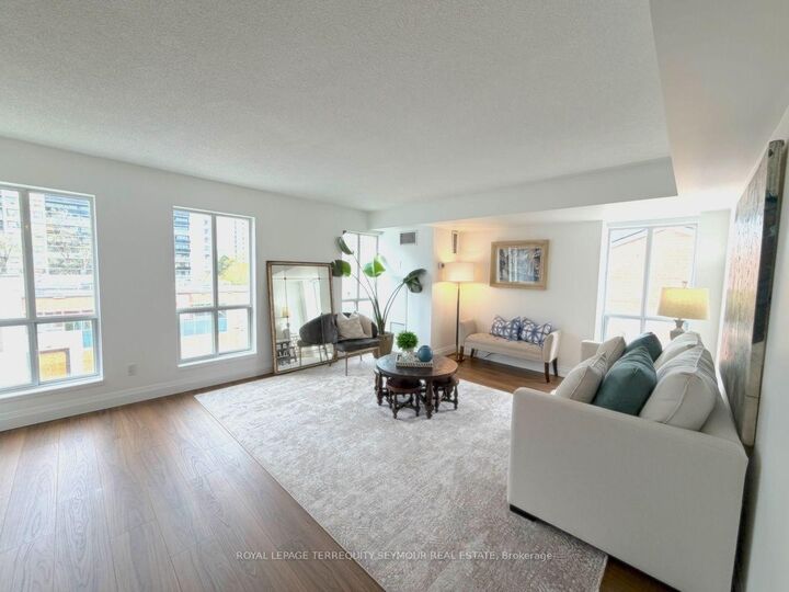 Property Photo:  139 Merton Street 448  ON M4S 3G7 