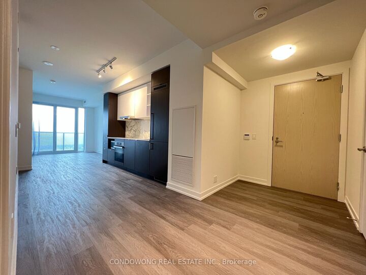 Property Photo:  55 Cooper Street 7510  ON M5E 0G1 