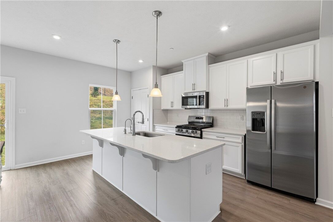 Property Photo: 207 Yellowwood Ct PA 15301