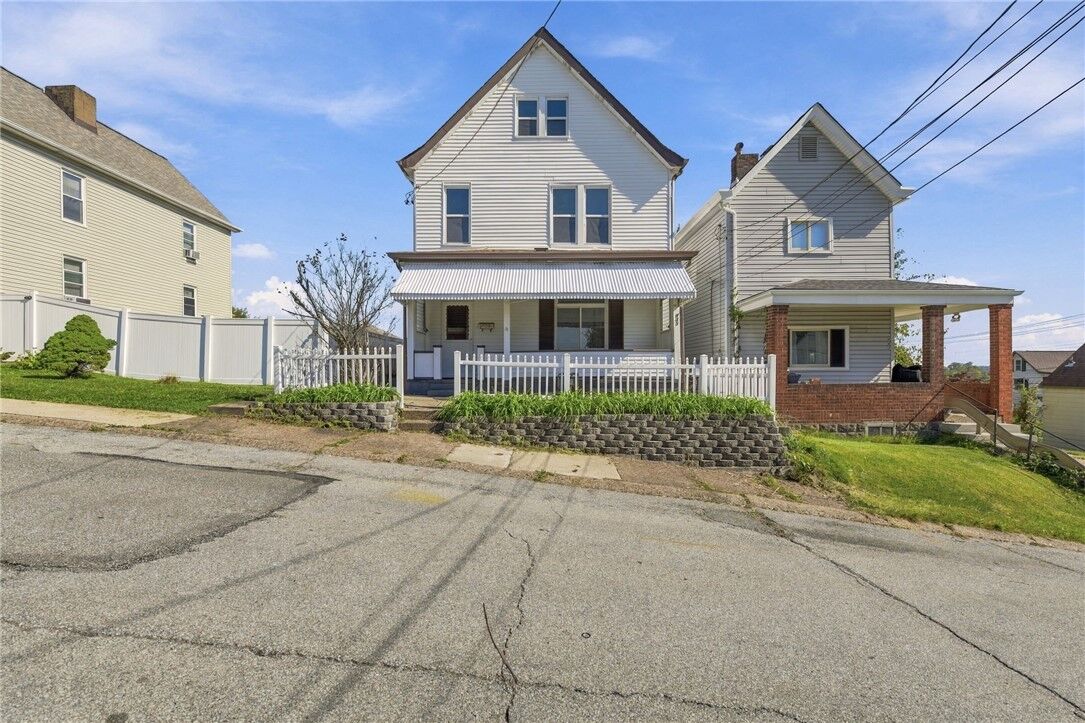 Property Photo: 439 Madison PA 15035