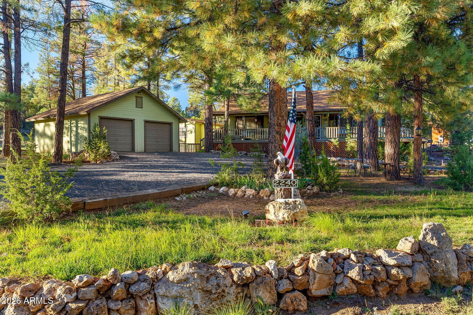 Property Photo:  2240 Eagle Lane  AZ 85933 