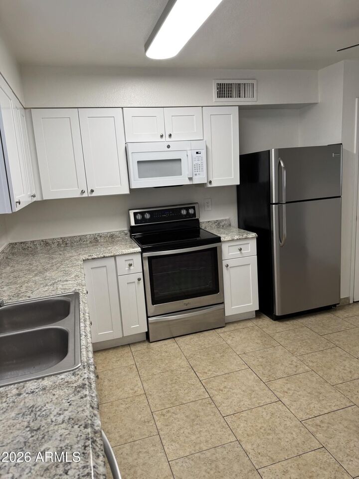 Property Photo:  3313 W Golden Lane  AZ 85051 