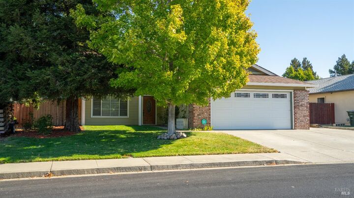 Property Photo:  1025 Cinnabar Way  CA 95687 