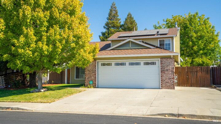 Property Photo: 1025 Cinnabar Way CA 95687