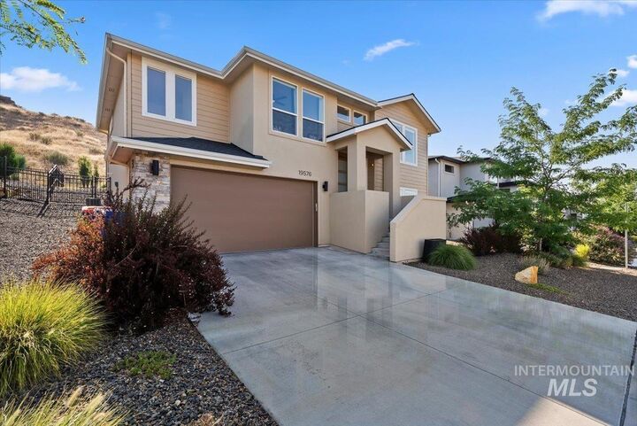 Property Photo:  19576 N McLeod Way  ID 83714 