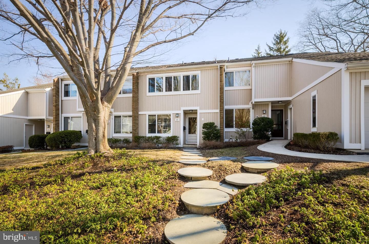 Property Photo:  17 Gordon Way  NJ 08540 