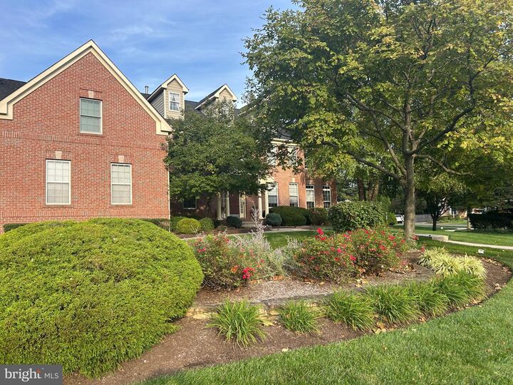 Property Photo:  5 Tyndale Court  NJ 08057 
