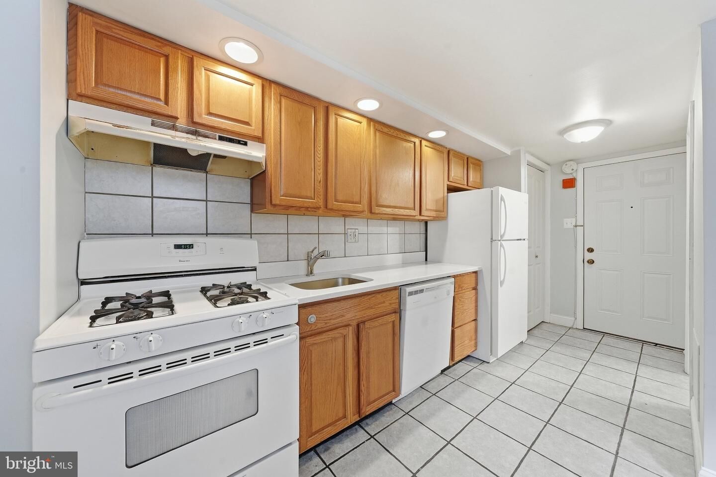 Property Photo: 625 Catharine Street 1 Rear PA 19147