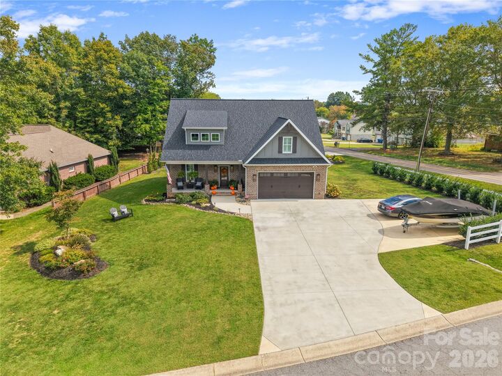 Property Photo:  18 Wittenburg Springs Drive  NC 28681 