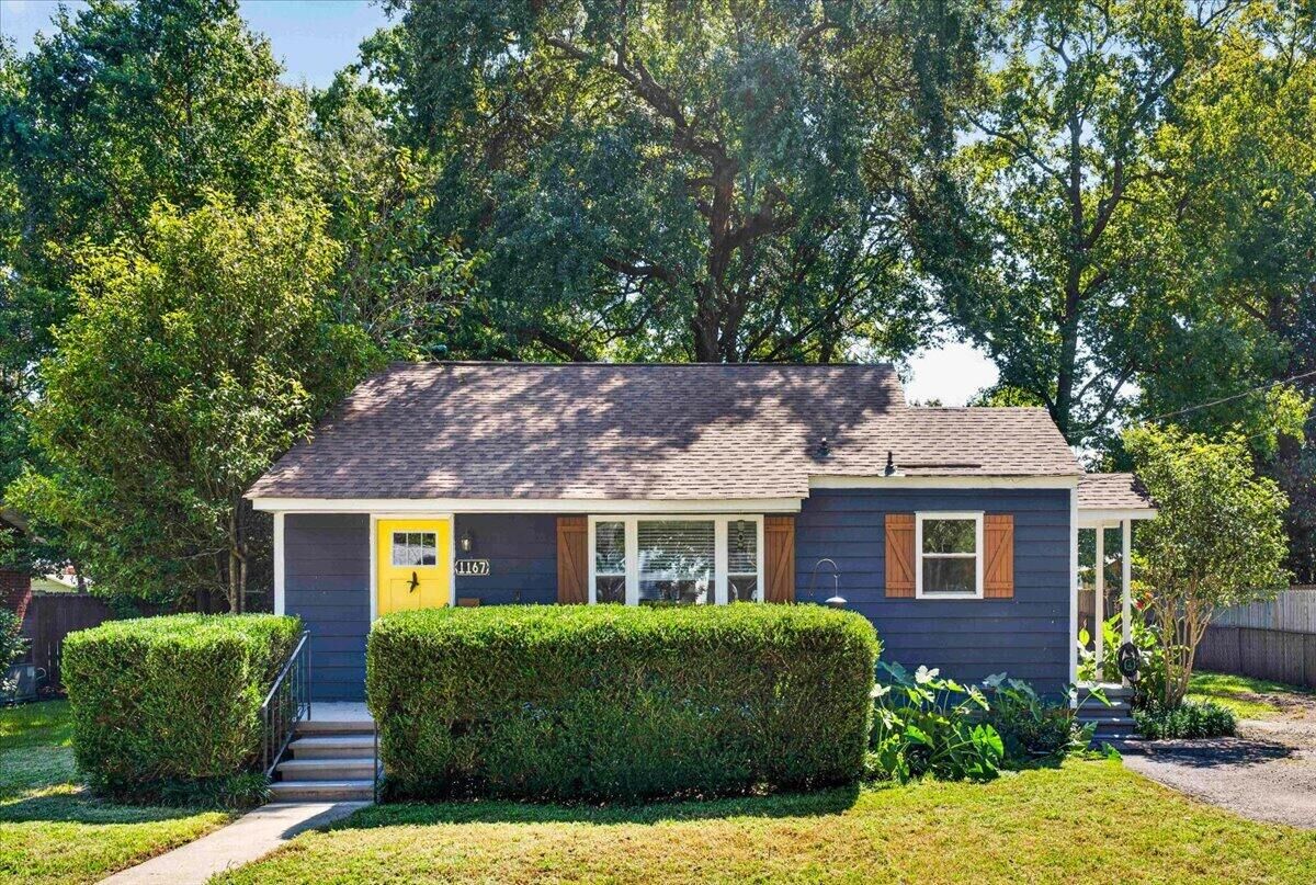 Property Photo:  1167 Sherwood Street  SC 29405 