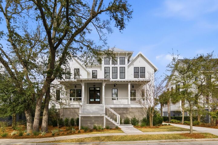 Property Photo:  457 Lesesne Street  SC 29492 
