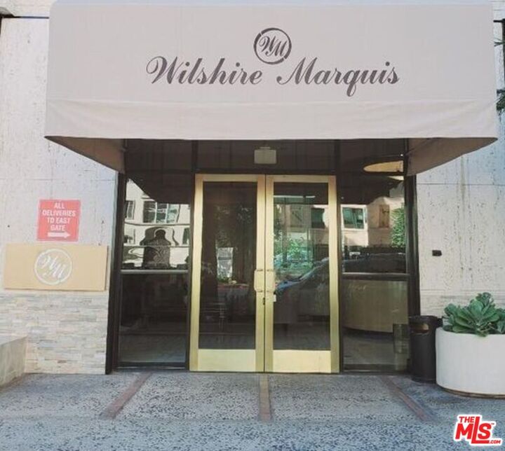 Property Photo:  10535 Wilshire Blvd, Unit 1412  CA 90024 