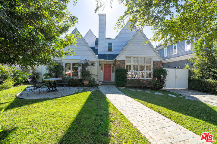 Property Photo: 10574 Ohio Ave CA 90024