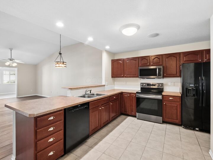 Property Photo:  8280 Night Heron Lane  OH 43147 