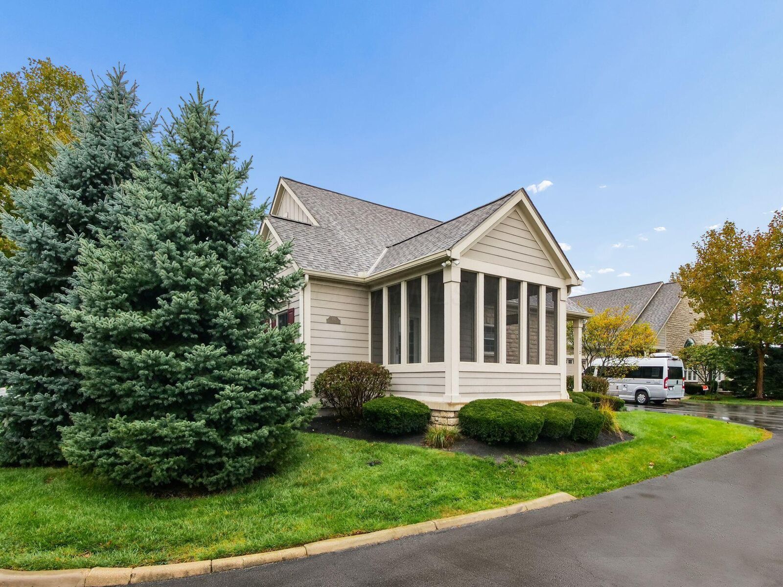 Property Photo:  1112 Little Bear Place  OH 43035 