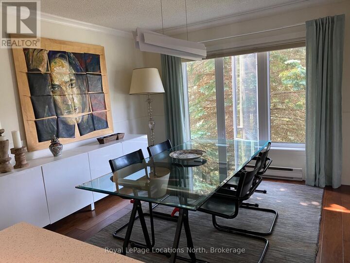 Property Photo: 4 Rambling Way 18 ON L9Y 5C6