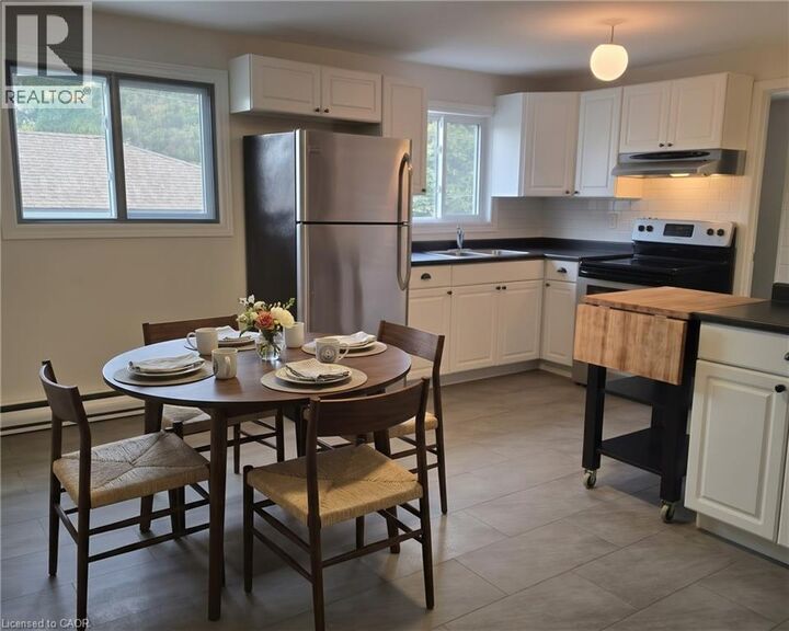 Property Photo:  33 Cambridge Street D  ON N1R 3R8 