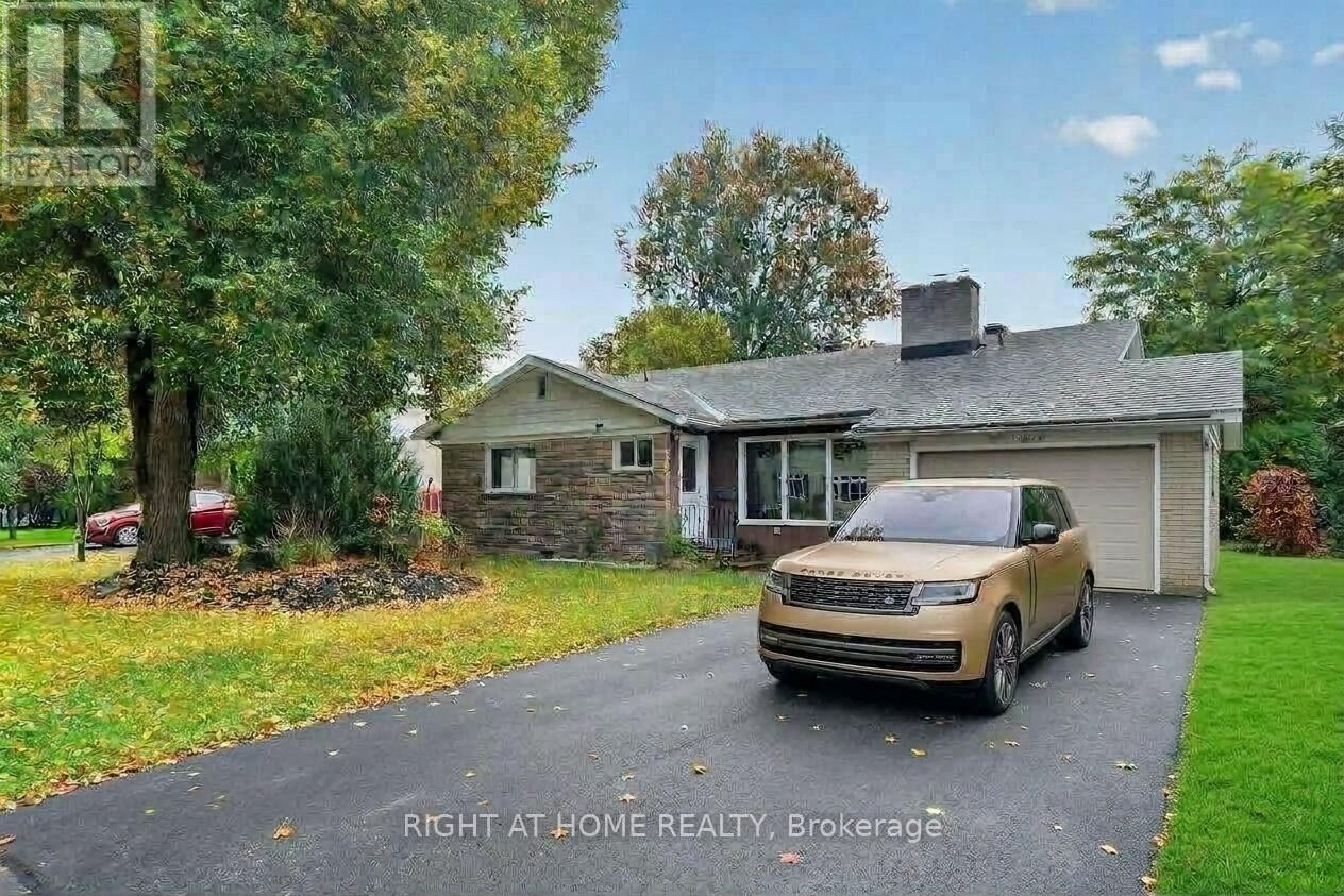 Property Photo: Orchard Avenue ON K1H 7C7