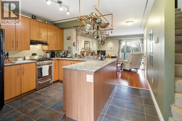 Property Photo: 991 Cloverdale Avenue 207 BC V8X 2T5