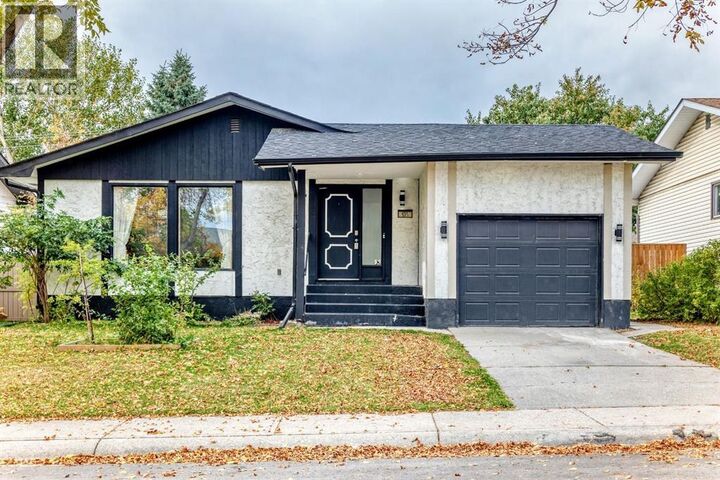 Property Photo:  135 Whiteview Close Northeast  AB T1Y 1R1 