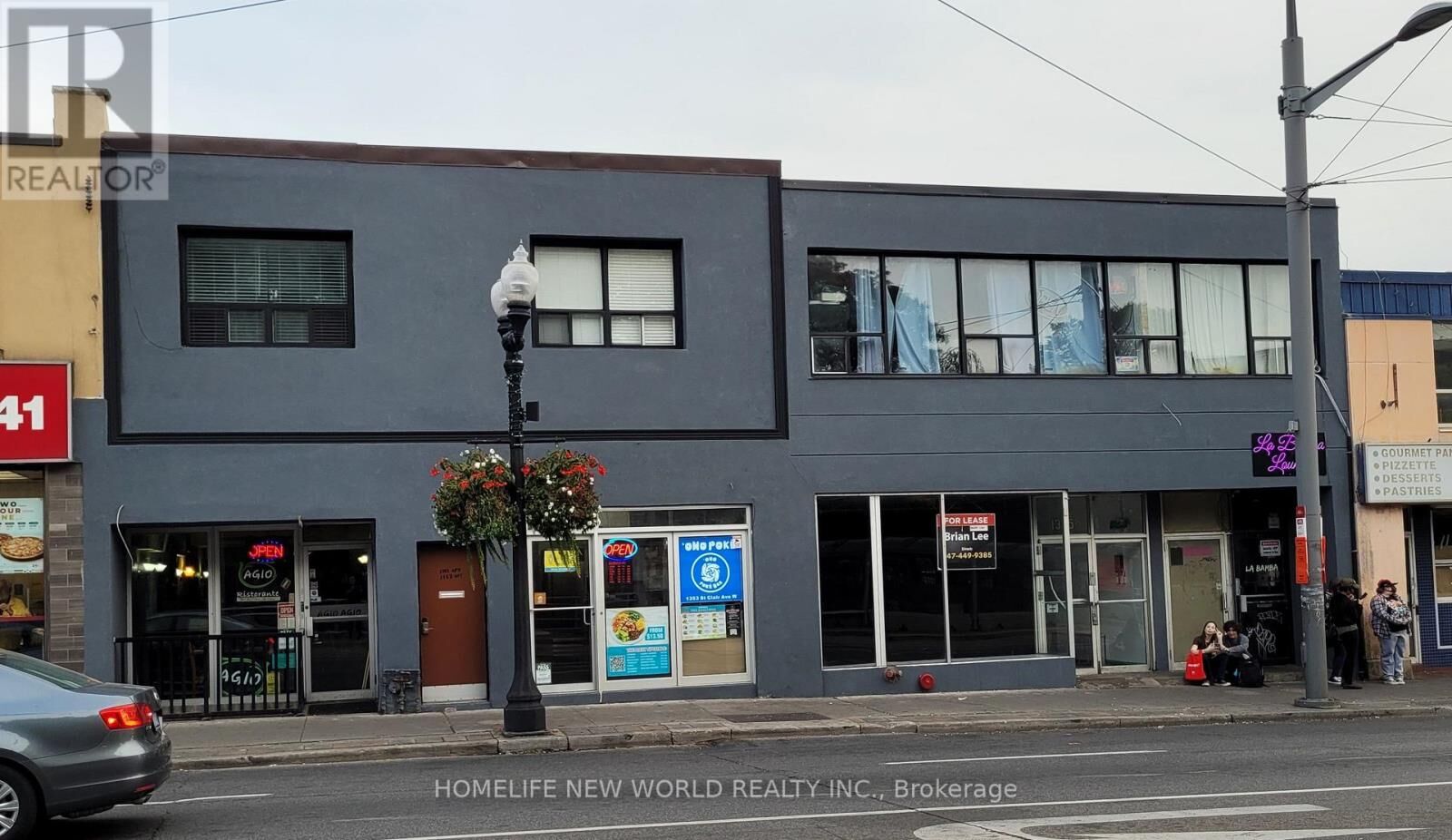 Property Photo:  1353 St Clair Avenue West 2nd Fl  ON M6E 1C5 