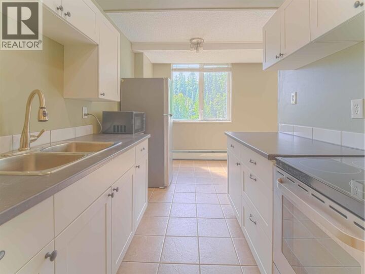 Property Photo:  1501 Queensway Street 406  BC V2L 1L5 