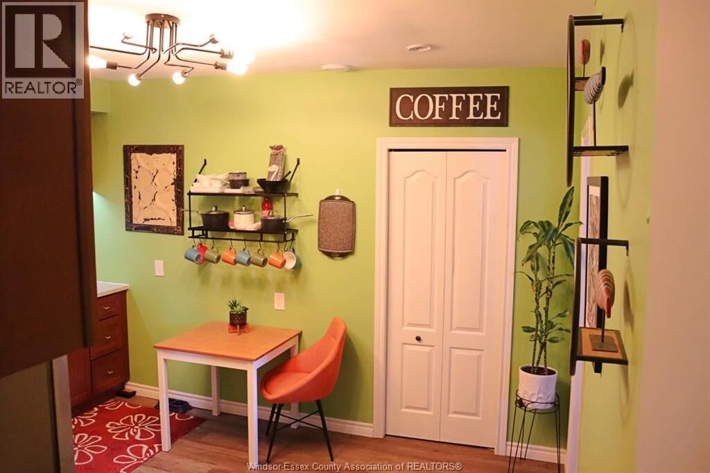 Property Photo:  809 Erie Street East 2  ON N9A 3Y5 