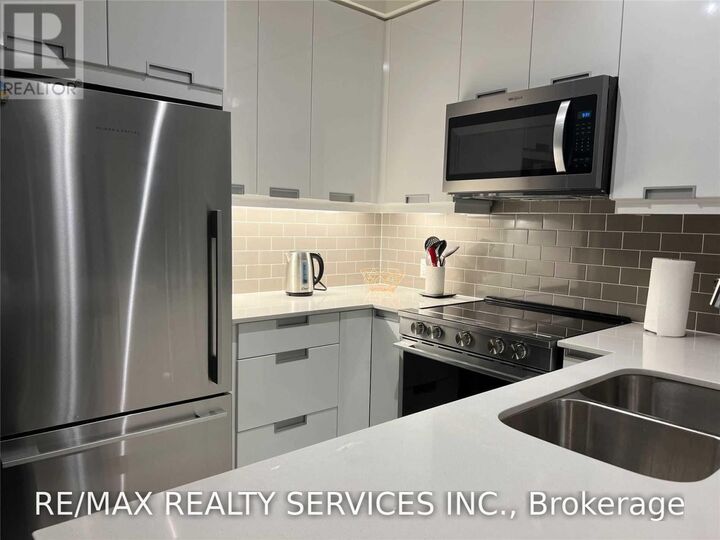 Property Photo:  35 Watergarden Drive 1512  ON L5R 0G8 