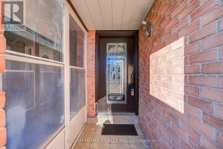 Property Photo: 100 Douglas Haig Drive ON L3S 1Z4