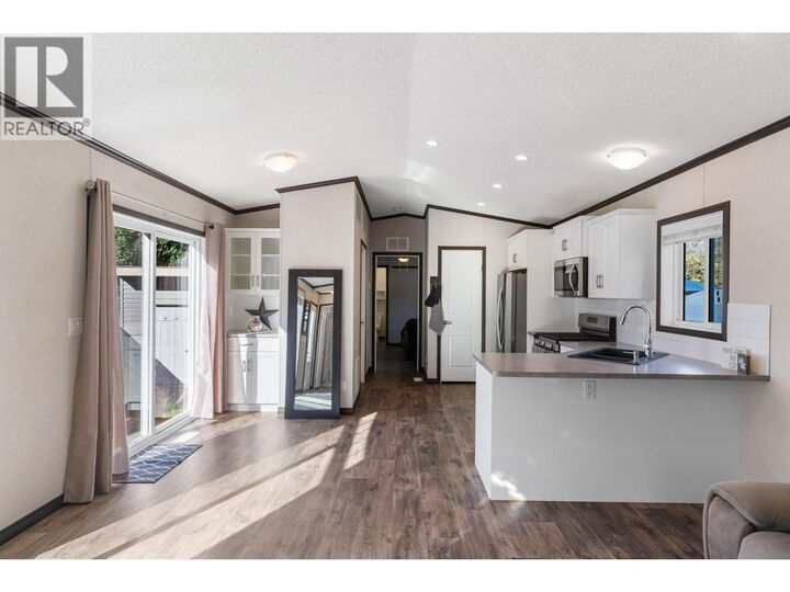 Property Photo:  1699 Ross Road 201  BC V1Z 1L8 