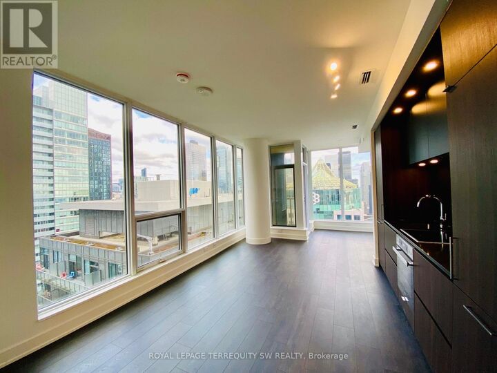 Property Photo: 15 Mercer Street 3306 ON M5V 0T8