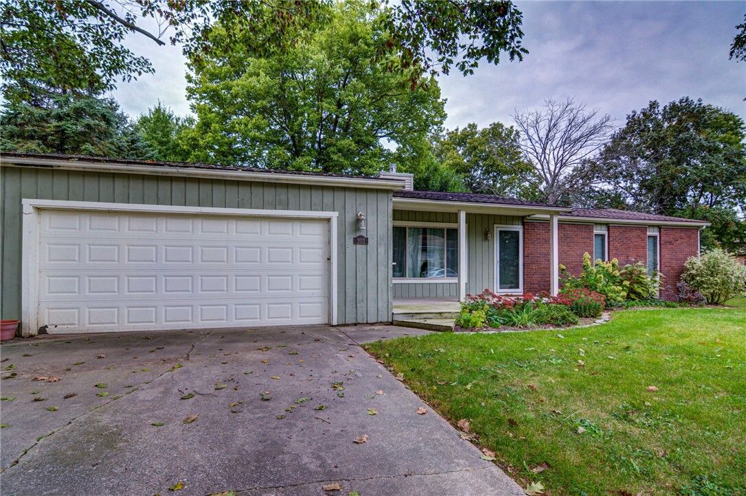 Property Photo:  202 Quail Hill Road  IL 61856 