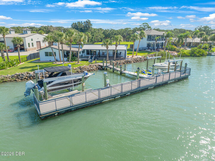 Property Photo: 4818 S Peninsula Drive FL 32127