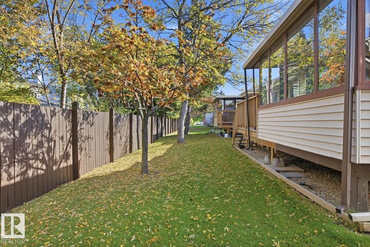 Property Photo:  263 Oeming Road NW  AB T6R 1M4 