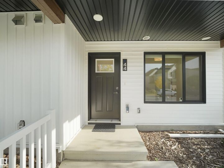Property Photo:  1025 Secord Promenade Promenade NW 44  AB T5T 7V4 