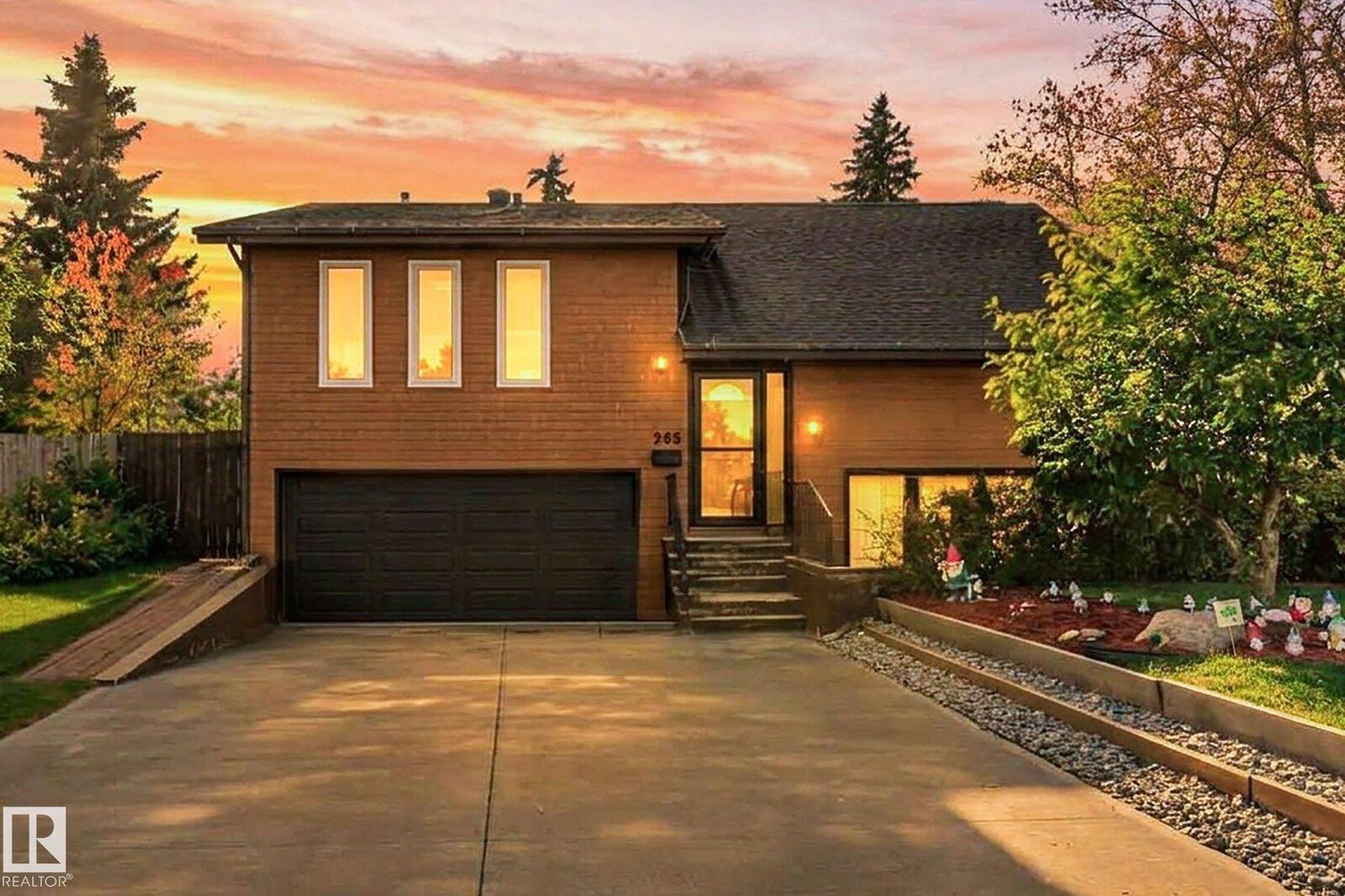 Property Photo:  265 Grand Meadow Crescent NW  AB T6L 1W9 
