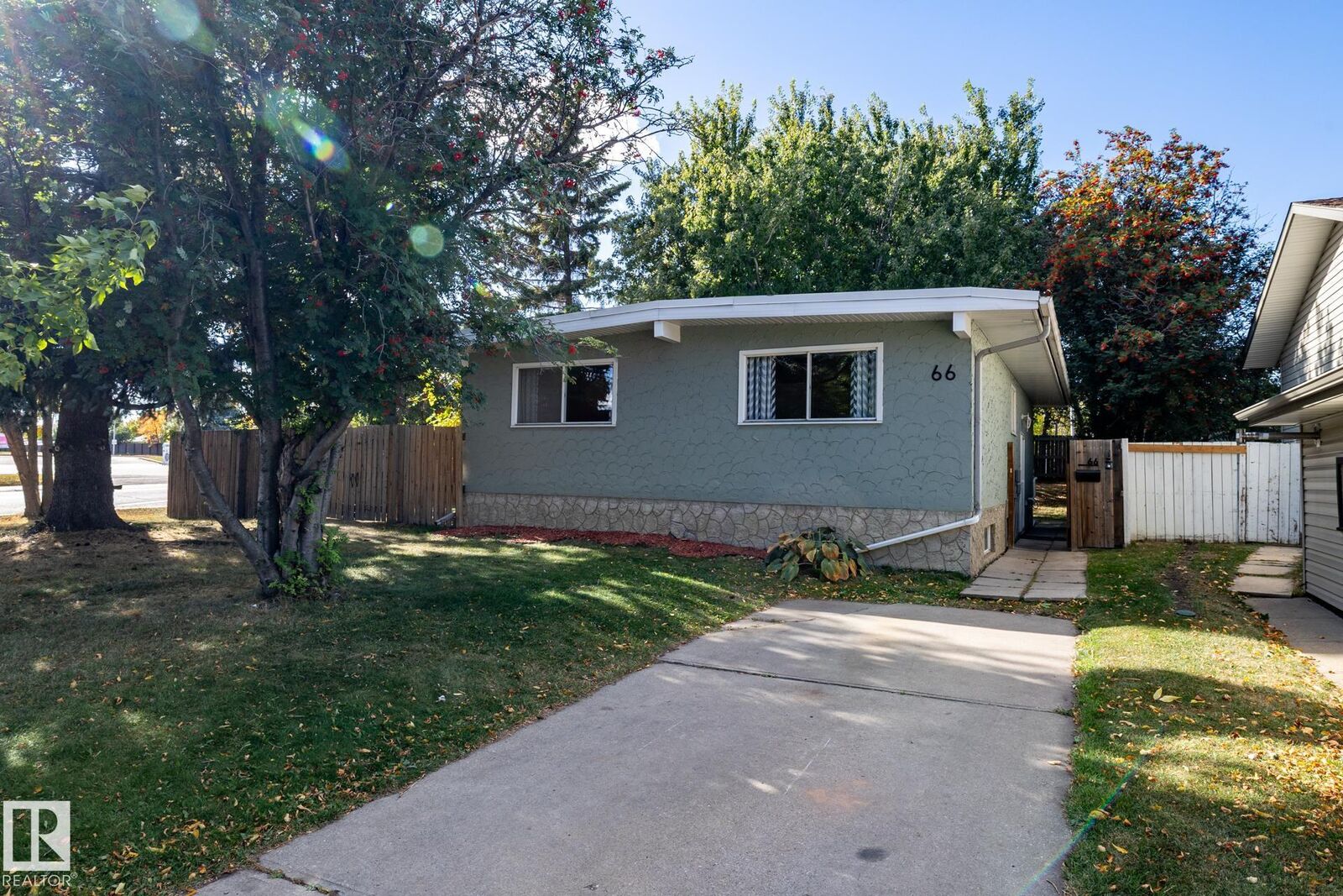 Property Photo:  66 Greenwood Way  AB T8A 0J6 