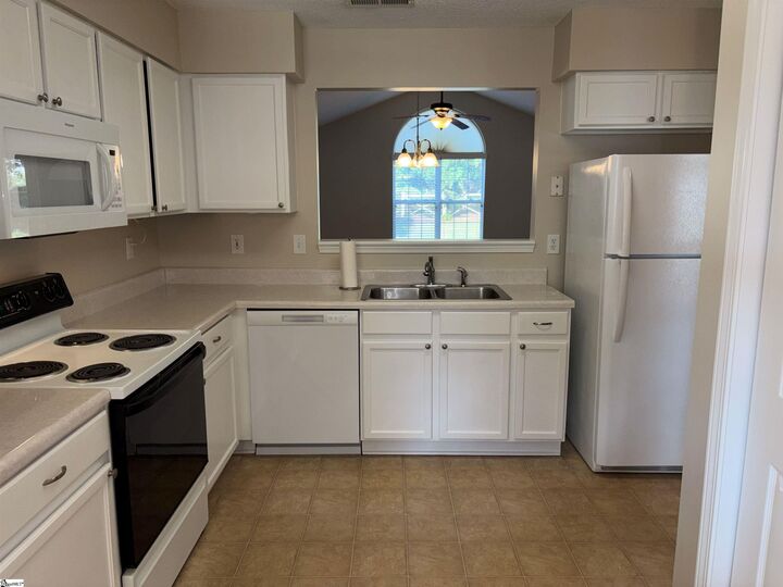 Property Photo:  403 Riverside Towne Circle  SC 29650 