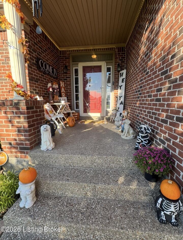 Property Photo:  775 Oak Grove Blvd  KY 40165 