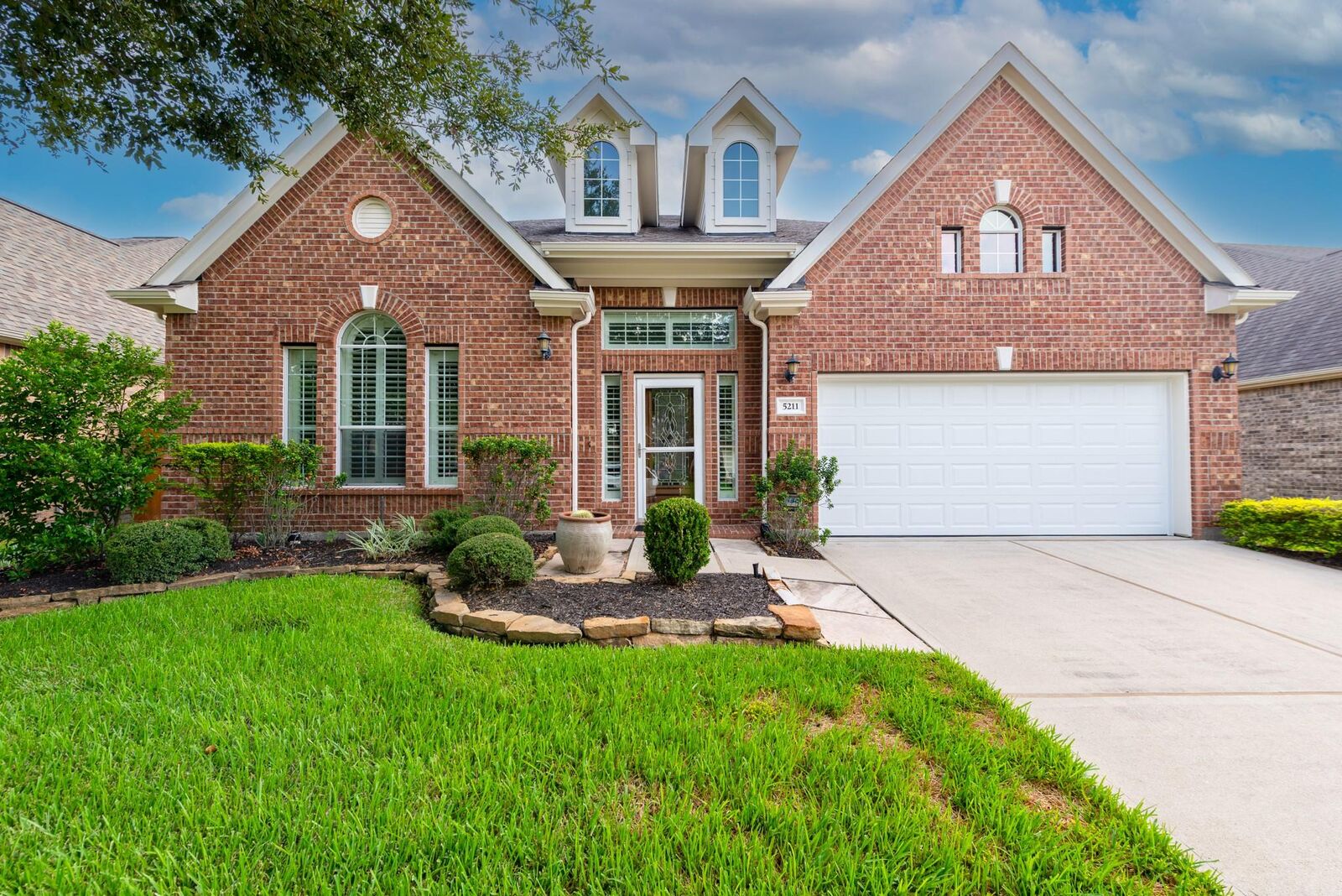 Property Photo:  5211 Addison Hills Lane  TX 77494 