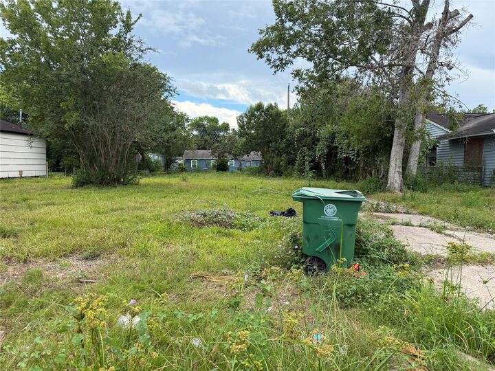 Property Photo:  5718 Groveton Street  TX 77033 