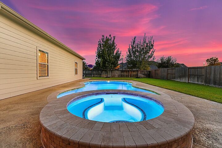Property Photo: 27411 Gladway Manor Drive TX 77494