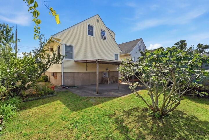 Property Photo:  81 Country Village Rd  NJ 07305 