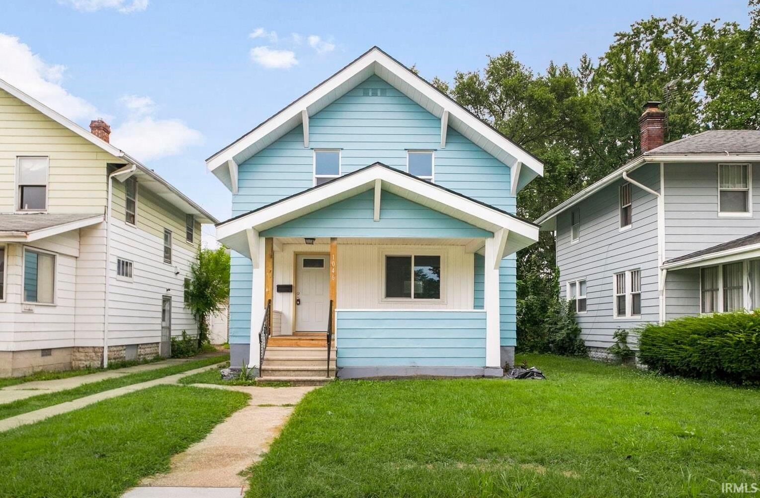 Property Photo: 1046 Lawndale Avenue IN 46628-2726