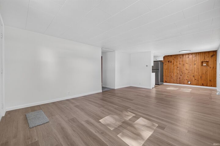 Property Photo: 1318 N Main Street IN 46928-1009