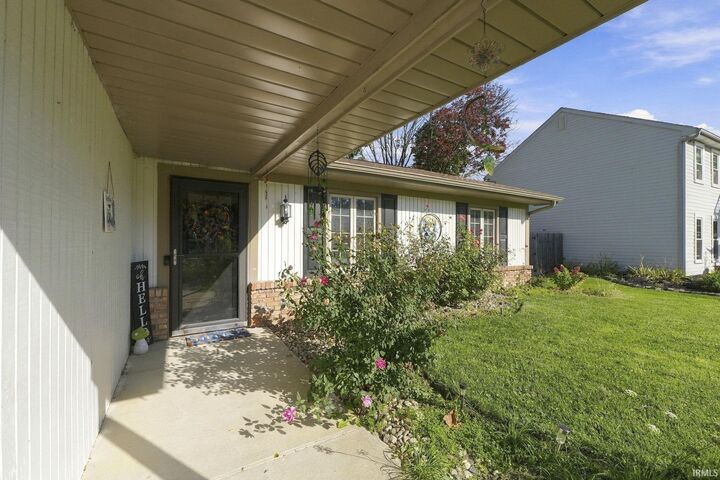 Property Photo:  6911 Wolfsboro Lane  IN 46835 