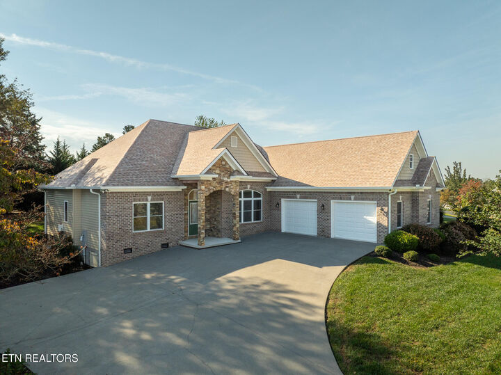 Property Photo: 168 Elokwa Way TN 37774