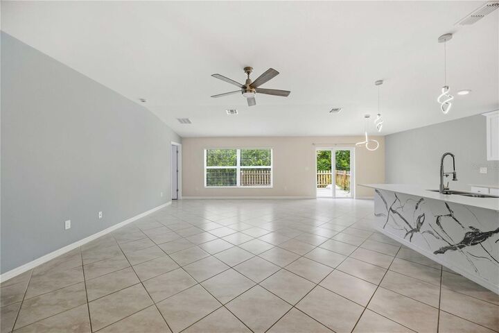 Property Photo:  21302 Quesada Avenue  FL 33952 